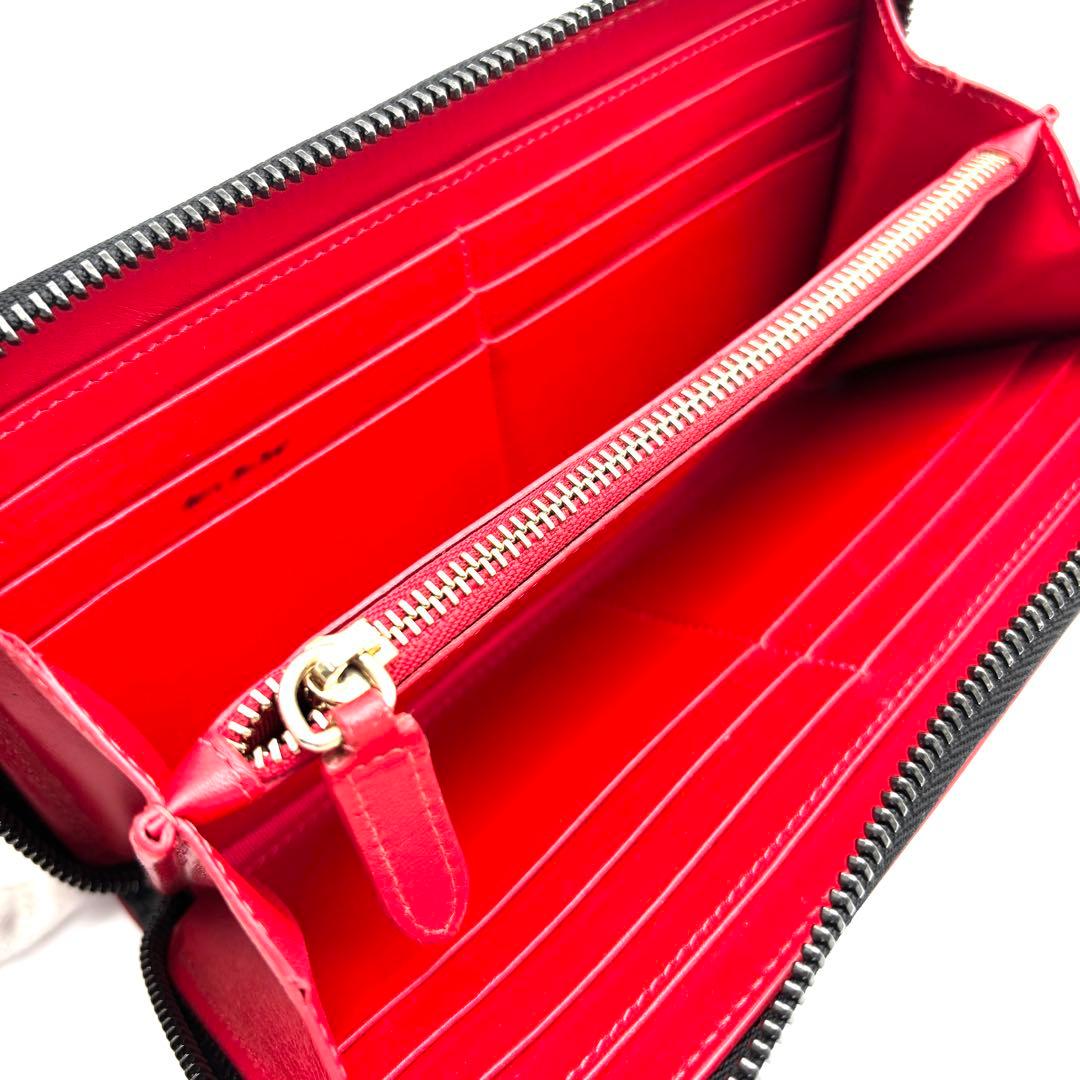 激レア・美品 クリスチャンルブタン パネトーネ 長財布 ロゴ レザー 赤 黒