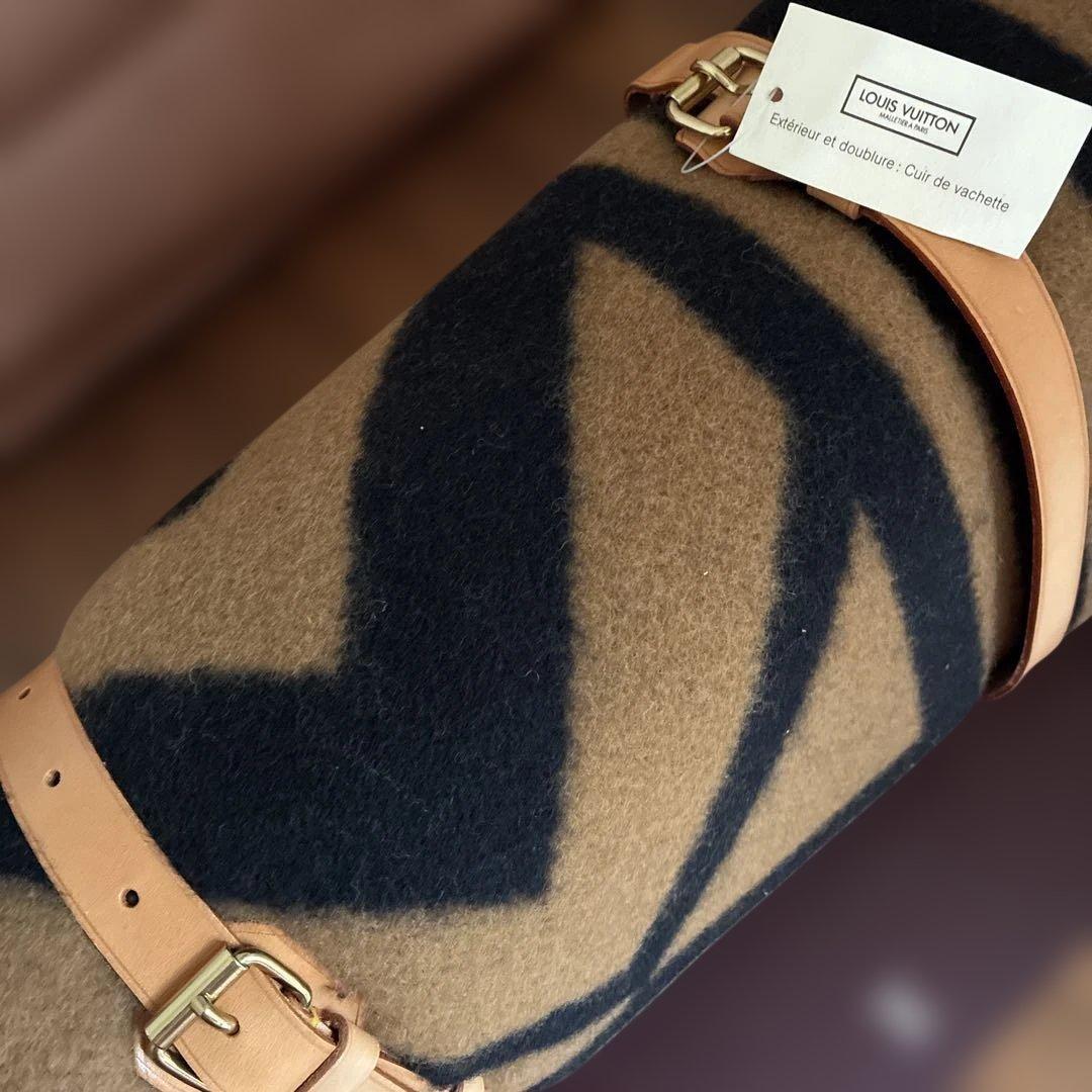 未使用★ルイヴィトン★ブランケット♪ベルト付き
