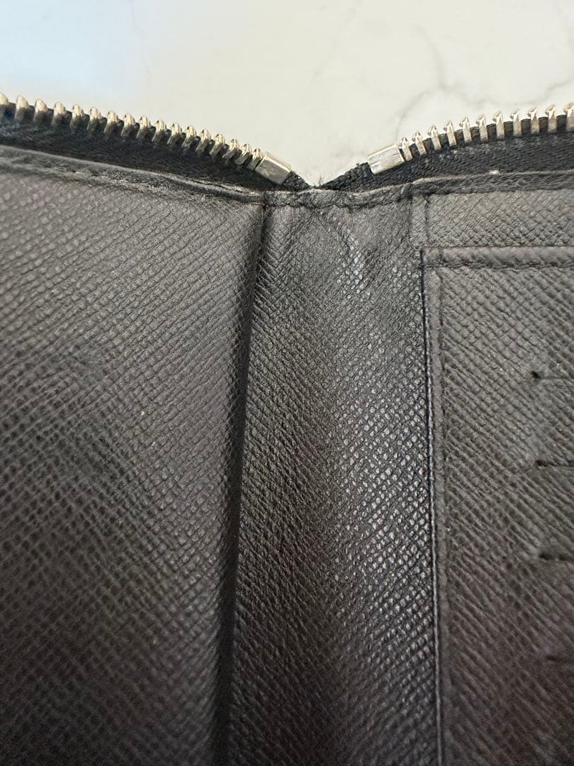 Louis Vuitton ダミエグラフィット　ジッピーウォレットヴェルティカル