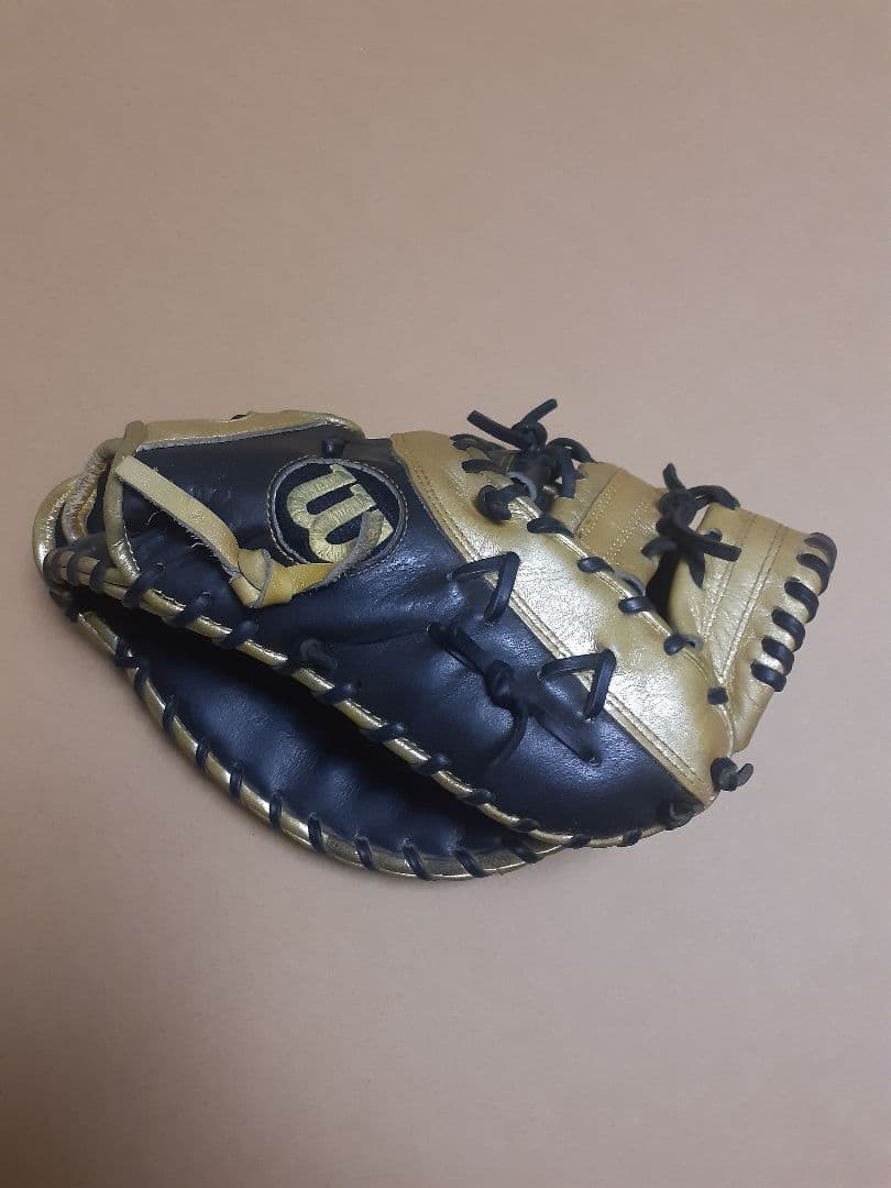 限定品Wilsonブラック&ゴールド軟式用ファーストミット大人用