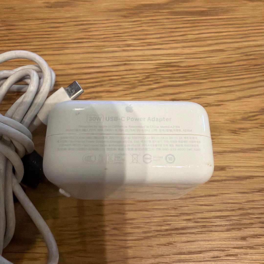 MacBook Air 13インチ 2022年 M2（8CPU / 8GPU)