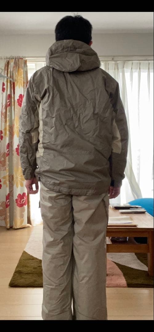 極美品 スキー スノーボード ウェアセット（ジャケット・パンツ） エレッセ