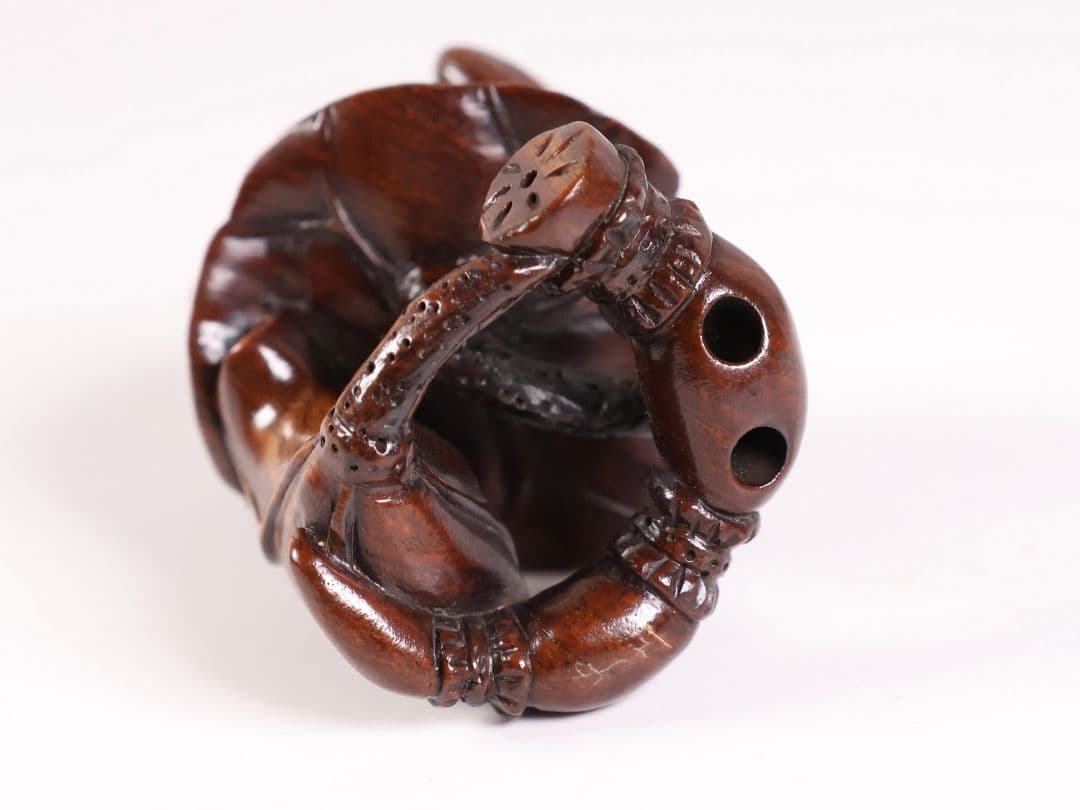 木製 提物 根付 中正銘 蛙 蓮 彫刻 木彫【MA894】