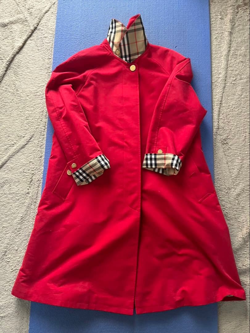 Burberry レッドトレンチコート チェック柄