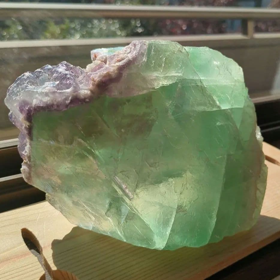 【年末特別セール60％OFF】大きなフローライト原石　パワーストーン　置物