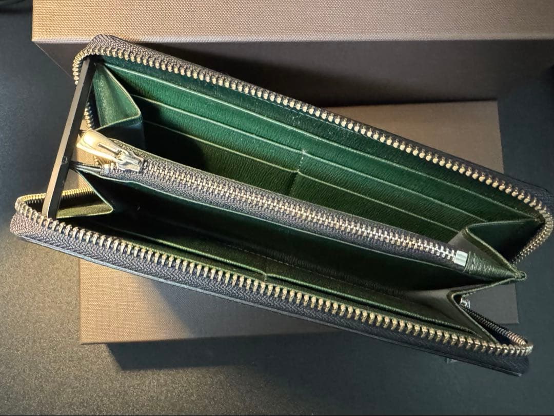 COCOMEISTER プルキャラック・クラウディオ　ラウンドジップ長財布