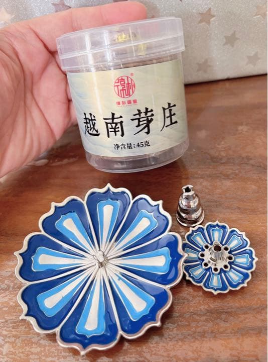 天然5星ベトナム芽庄沈香盤香1盒と線香立て 線香皿セット（番号A2243）