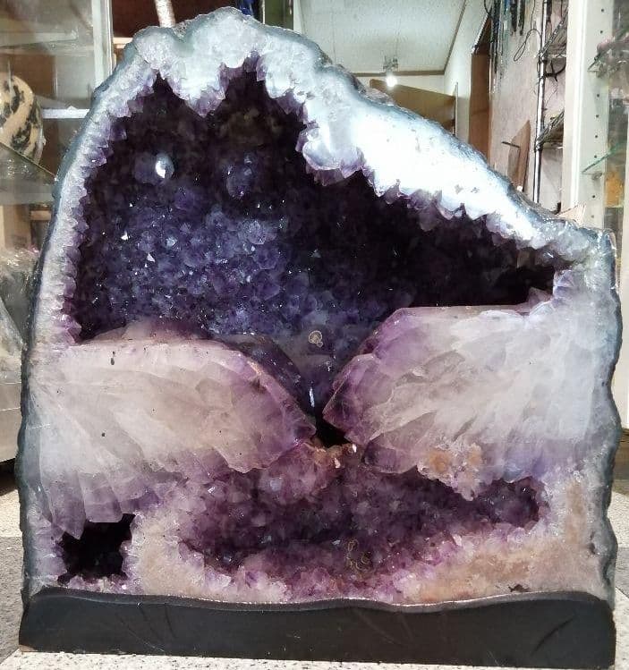 【特大!!!】アメジストドーム　66kg