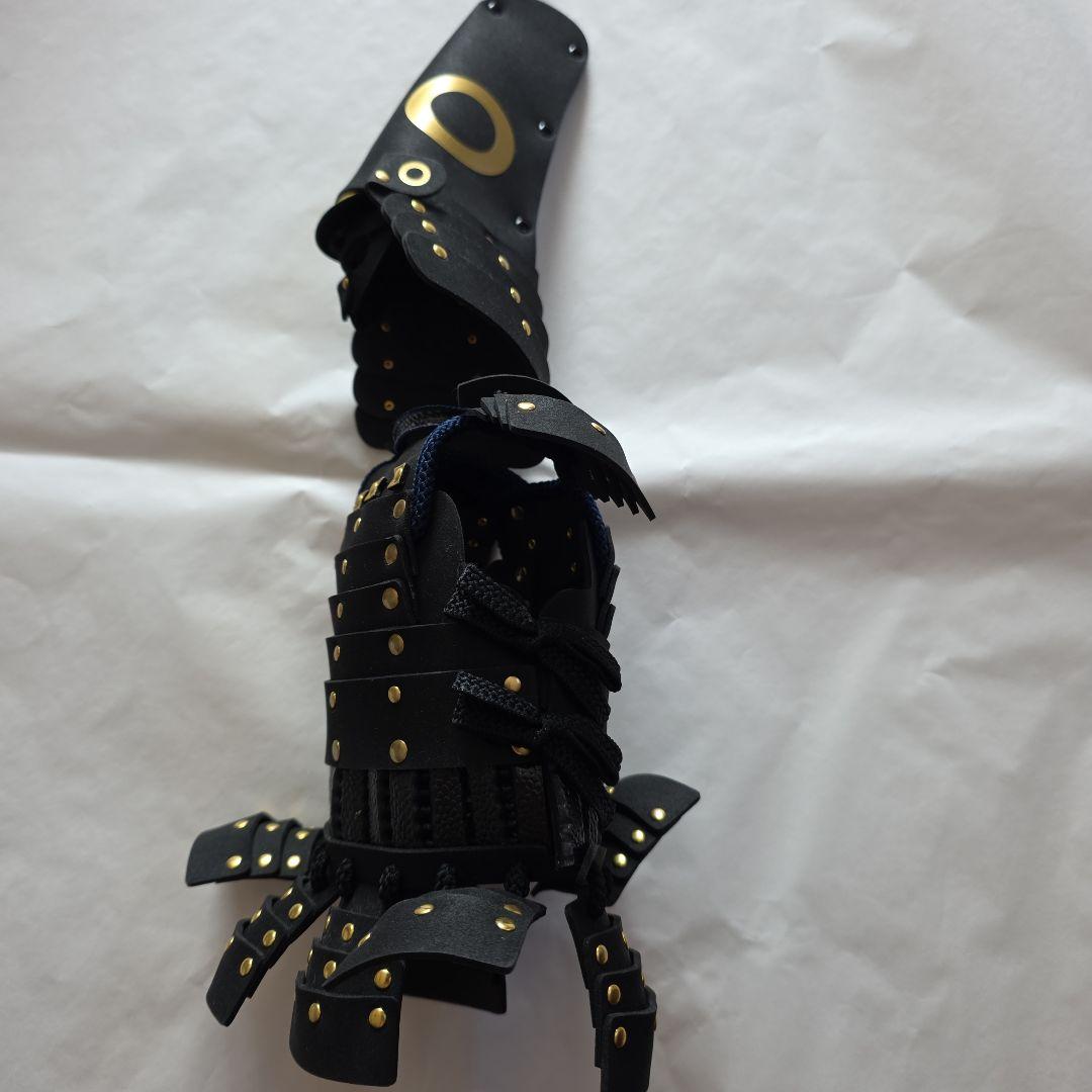 黒い甲冑風インテリア置物