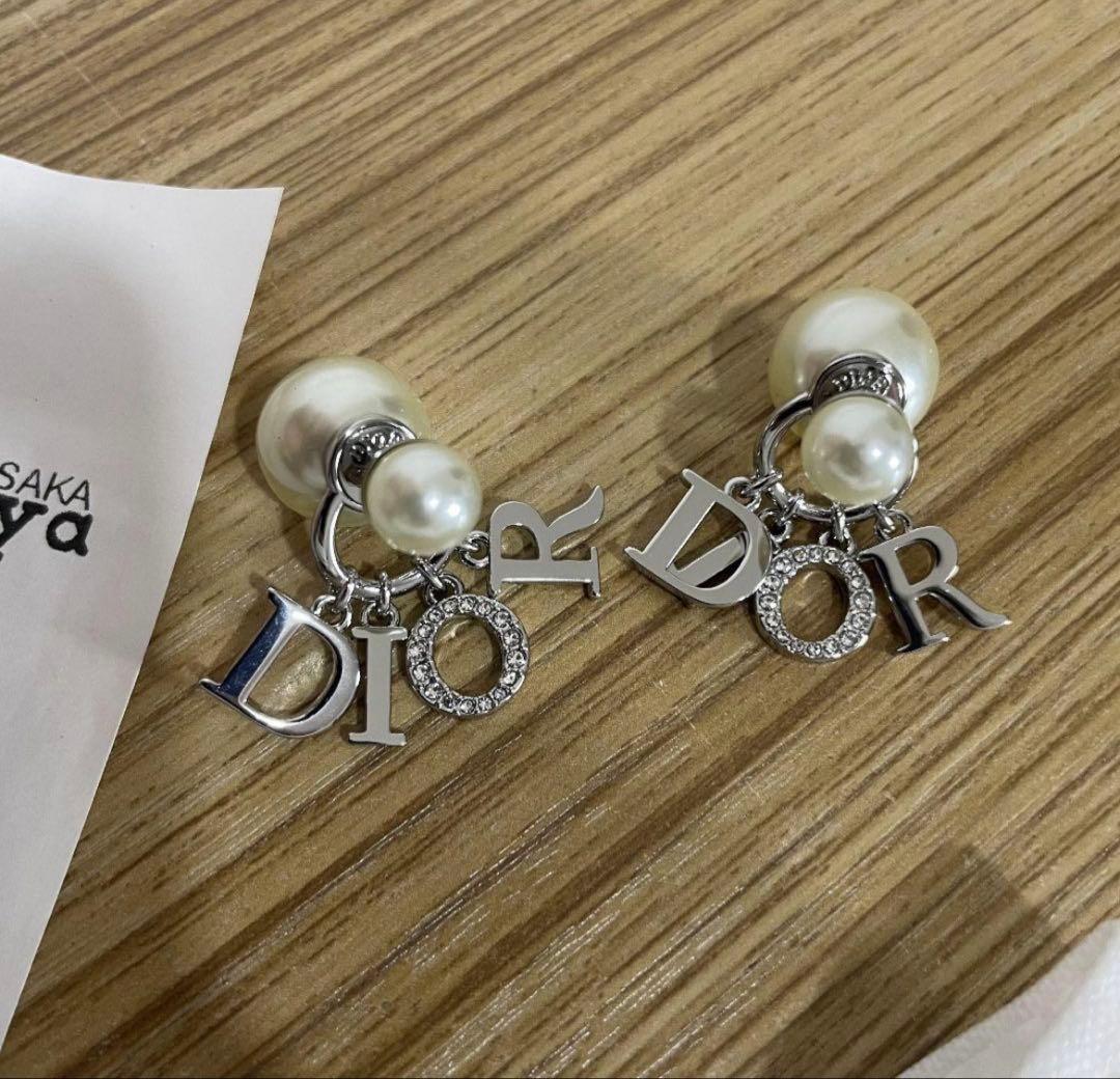 Dior Tribales パール ピアス ・シルバー