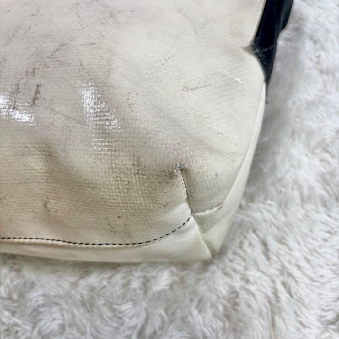 【定番】 フライターグ メッセンジャー 白 リサイクル 黒 モノトーン