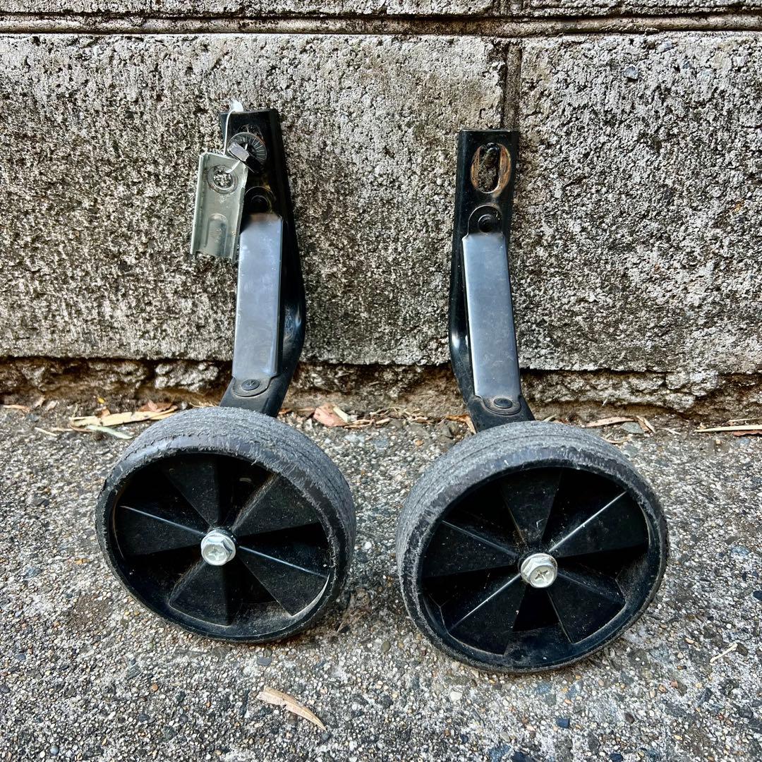 ヨツバサイクル16インチ補助輪あり(基本引取希望)