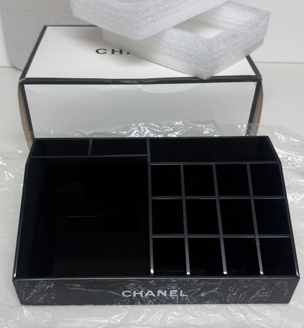 CHANEL コスメケース