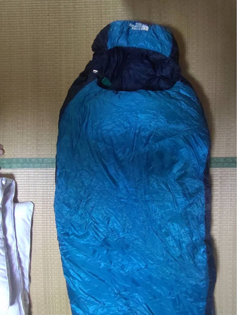 THE NORTH FACE 寝袋 青・黒 フード付き