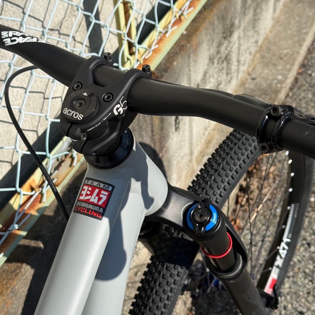 CANYON Stitched360Pro ダートジャンプ ChrisKing