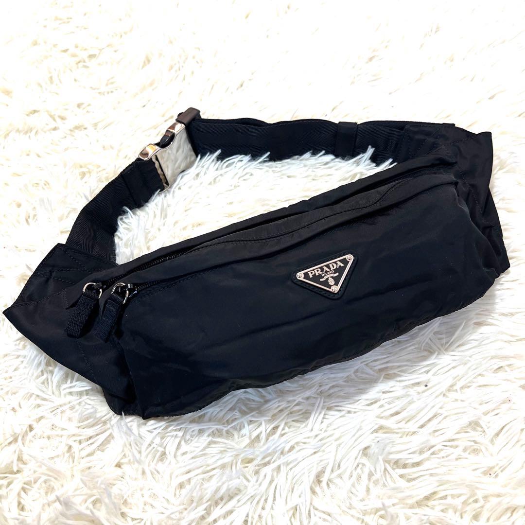 【未使用に近い】プラダ ボディバッグ 三角ロゴ ナイロン 黒 クロスボディ