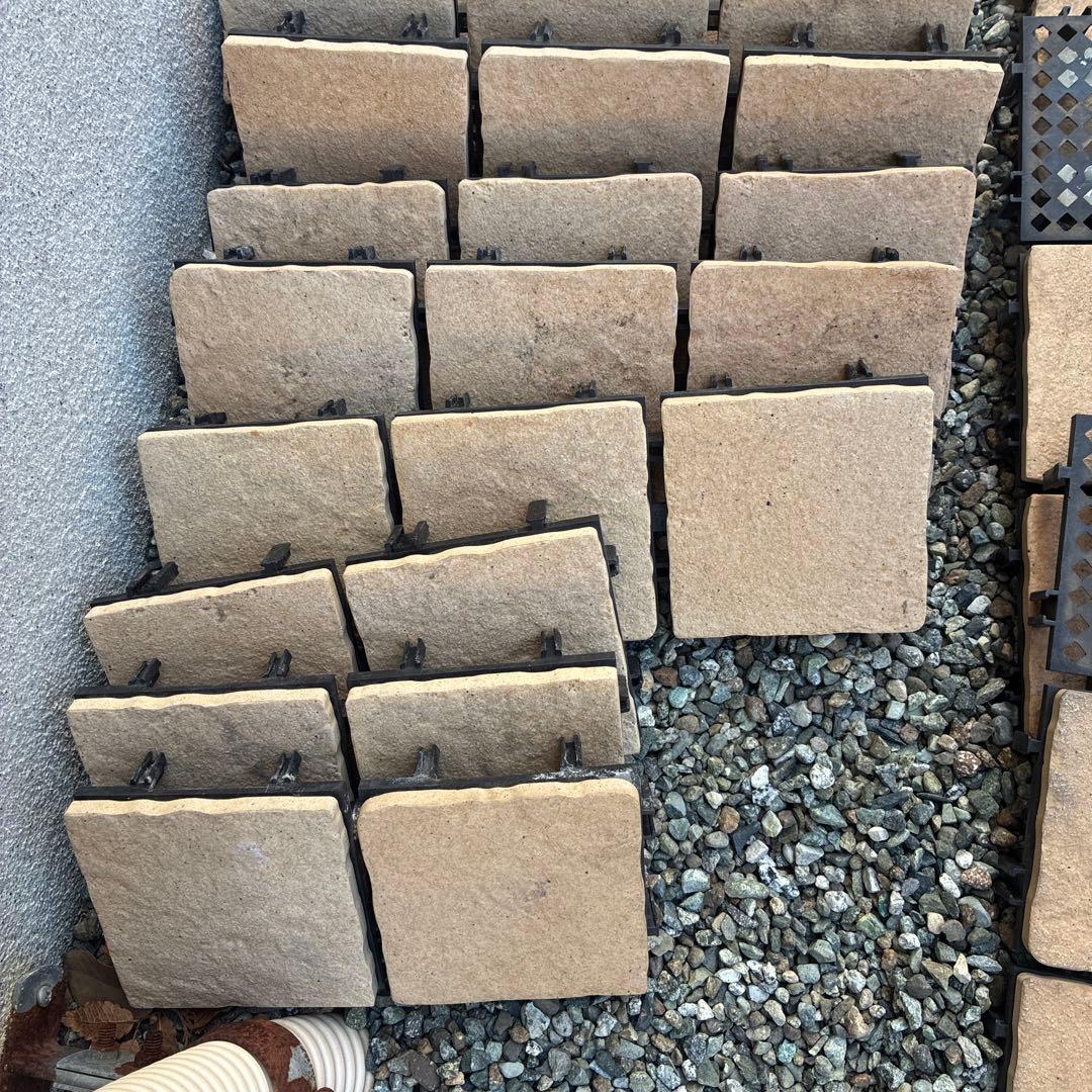 ベランダ、バルコニー、庭用アンティーク調石材タイル105枚 神奈川県横須賀市