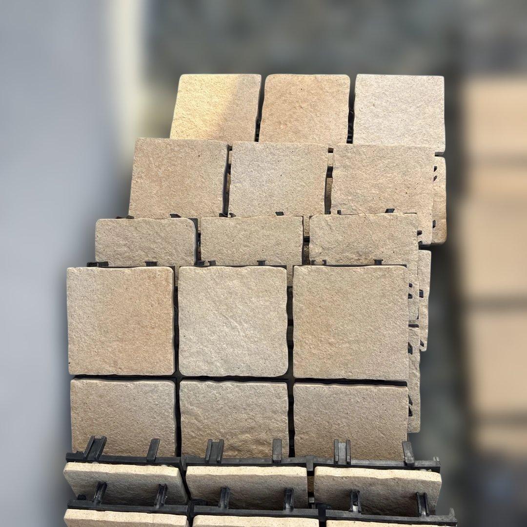 ベランダ、バルコニー、庭用アンティーク調石材タイル105枚 神奈川県横須賀市