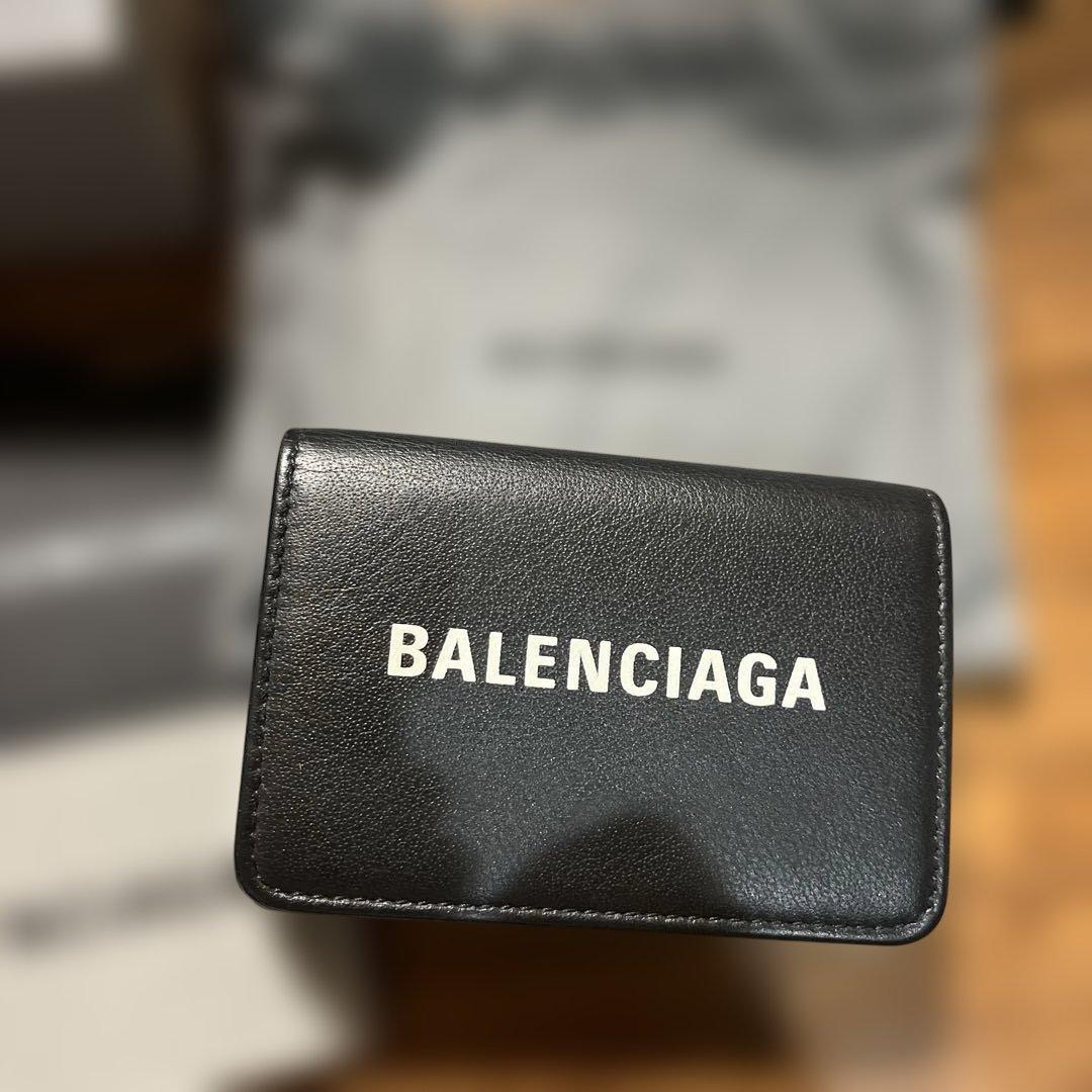 バレンシアガ　三つ折りコンパクト財布