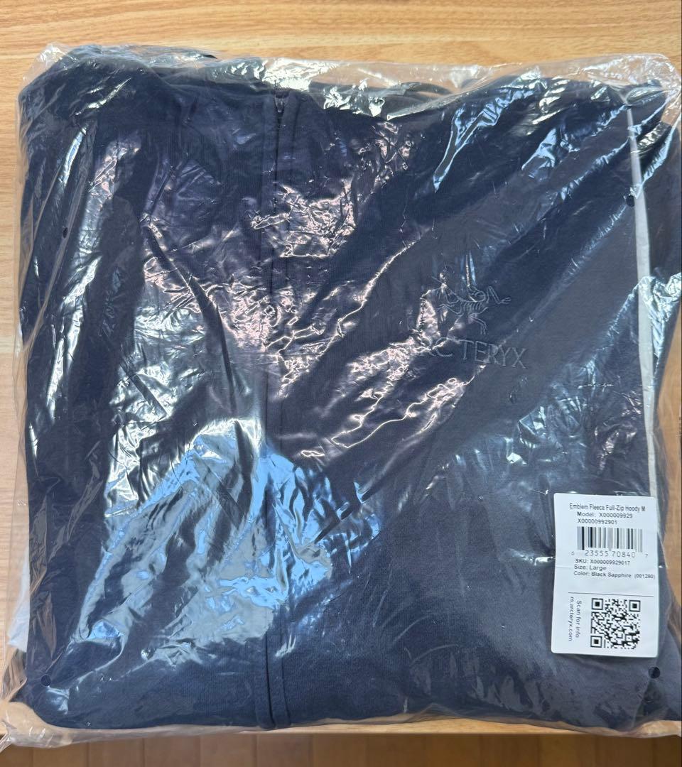 新品未使用 Emblem Fleece Full-Zip Hoody