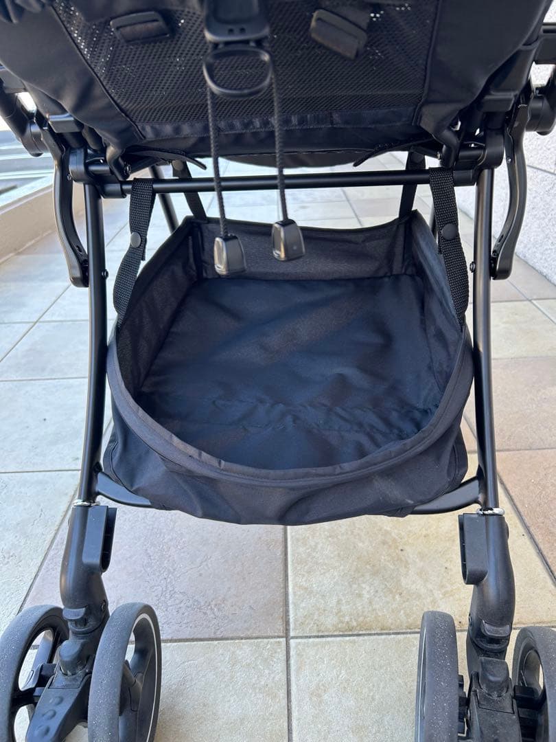 使用期間5ヶ月　アップリカ　ラクーナエアー AD グレー