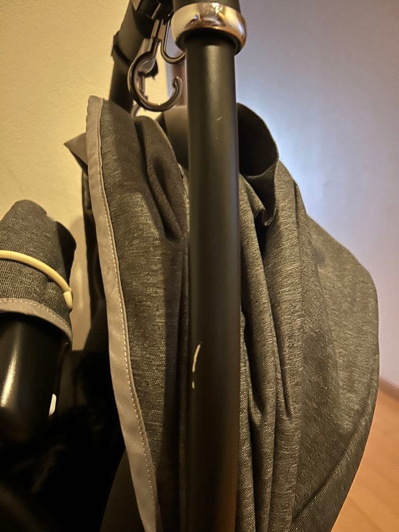 使用期間5ヶ月　アップリカ　ラクーナエアー AD グレー