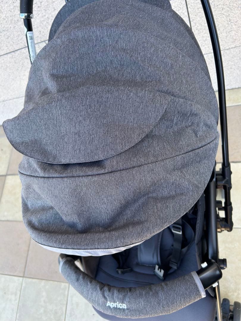 使用期間5ヶ月　アップリカ　ラクーナエアー AD グレー