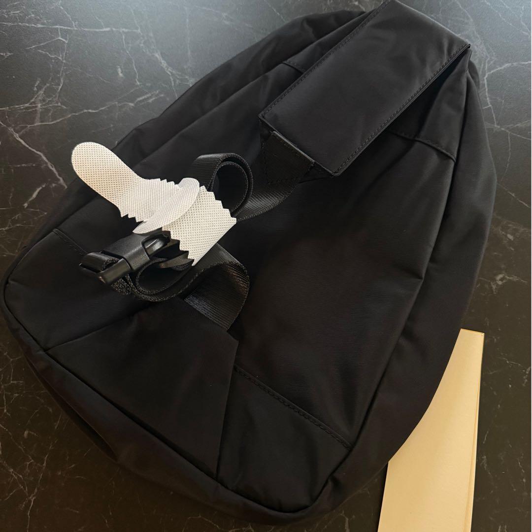 大人もOK！MARNI ブラック ボディバッグ 斜めがけ