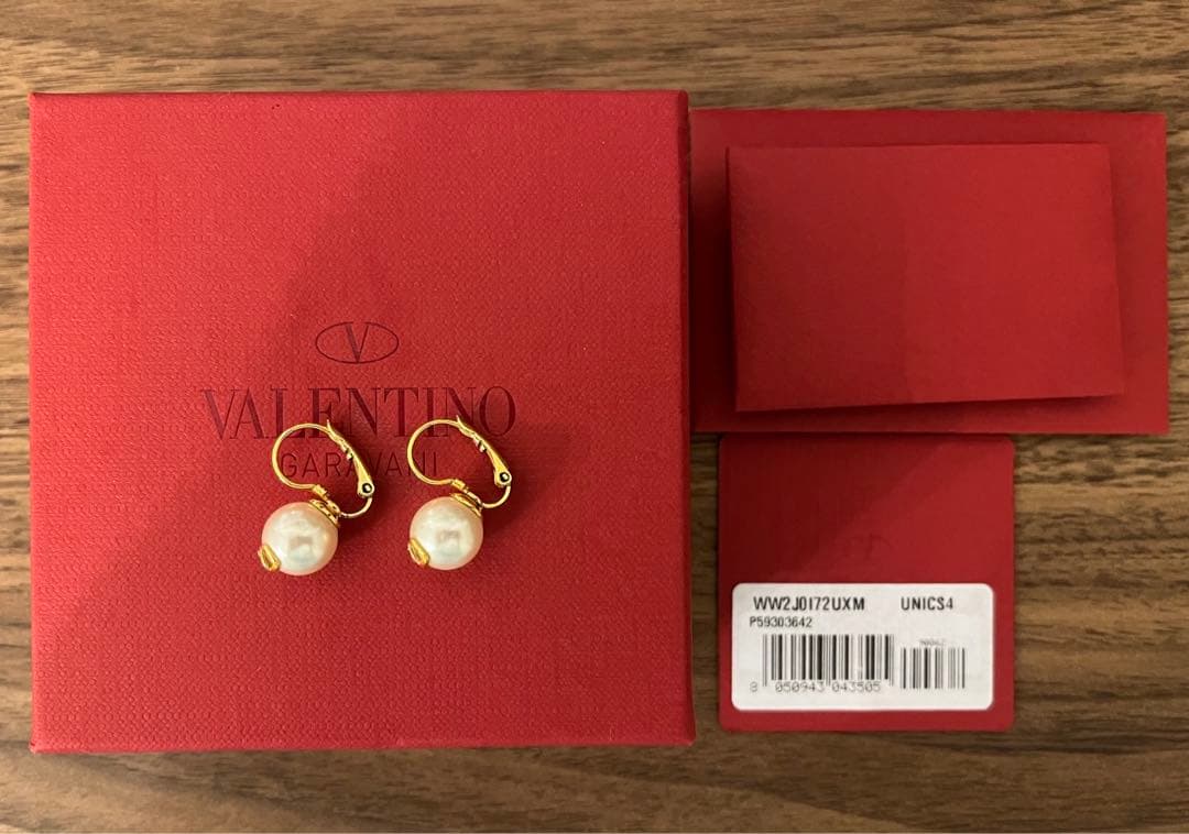 バレンティノ　パールピアス