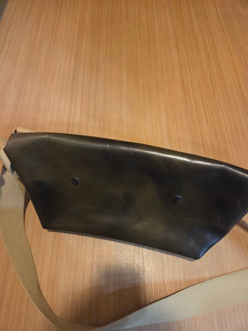 uni&co レザーメッセンジャーバッグ 深緑 カーキ ユニアンドコー ②