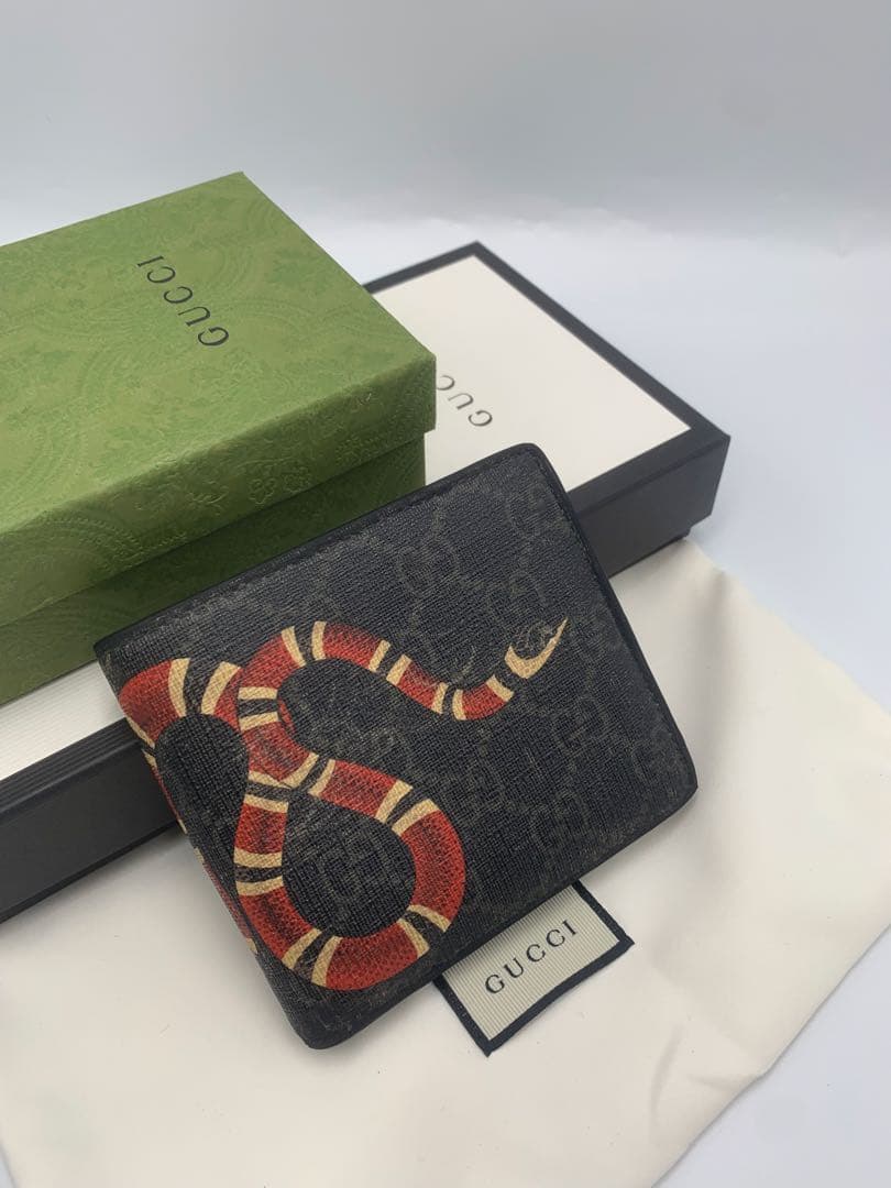 GUCCI 二つ折り財布　キングスネーク　ベージュ系　GGスプリーム