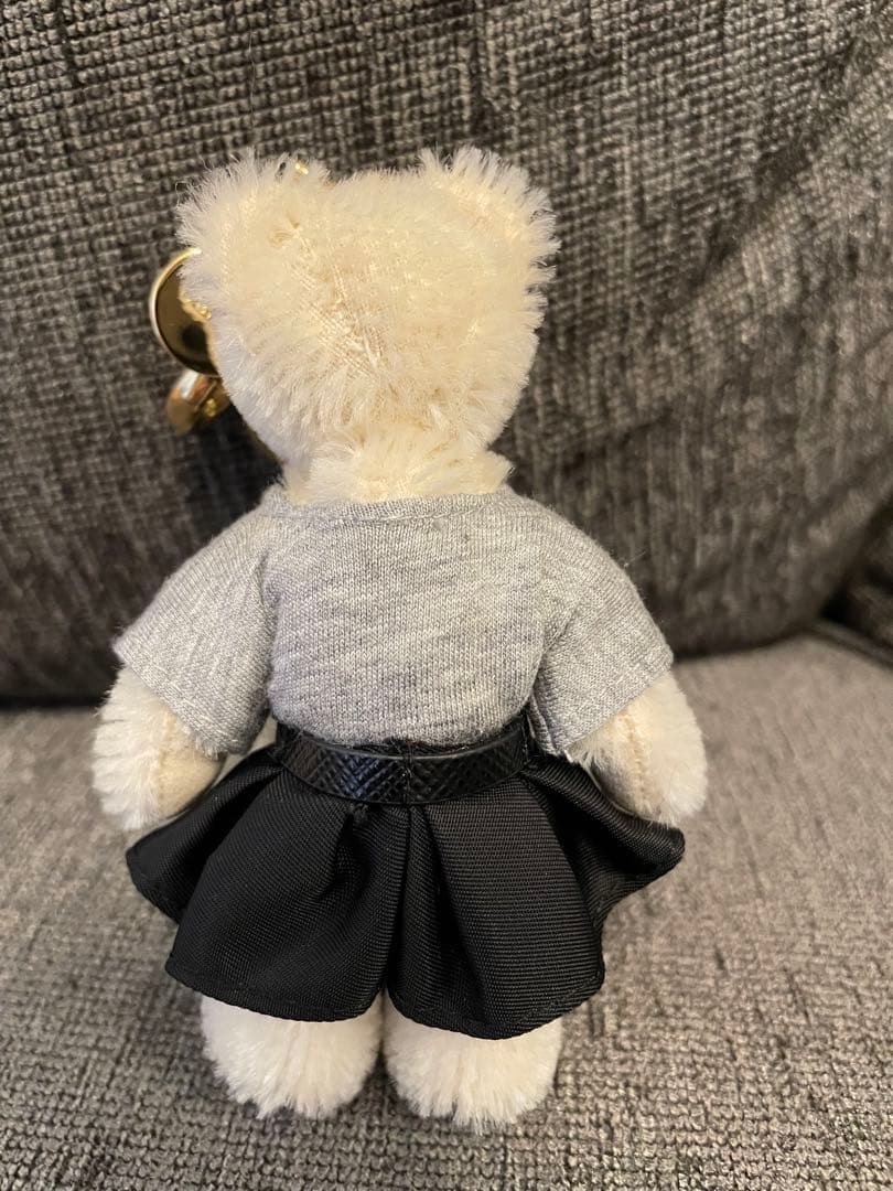 PRADA テディベアチャーム グレー/ブラック