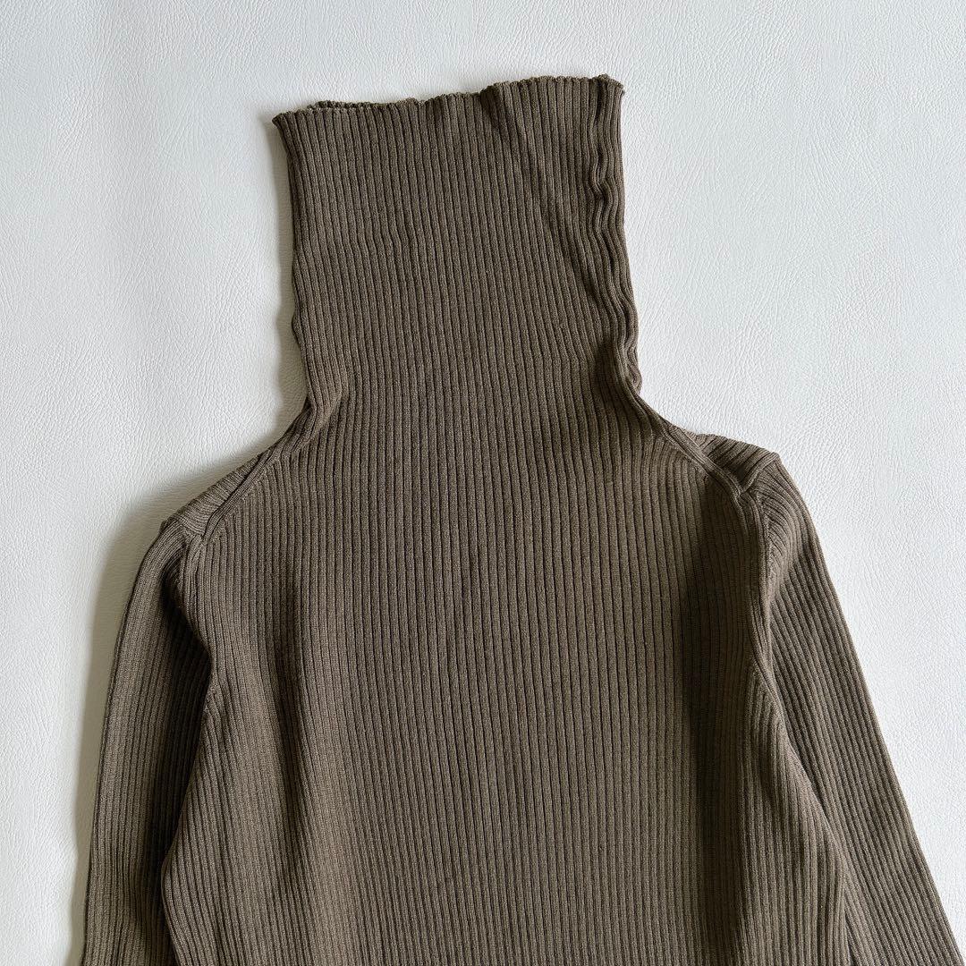 マーガレットハウエル×ジョンスメドレー　リブタートルネックニット　リブ　カーキ