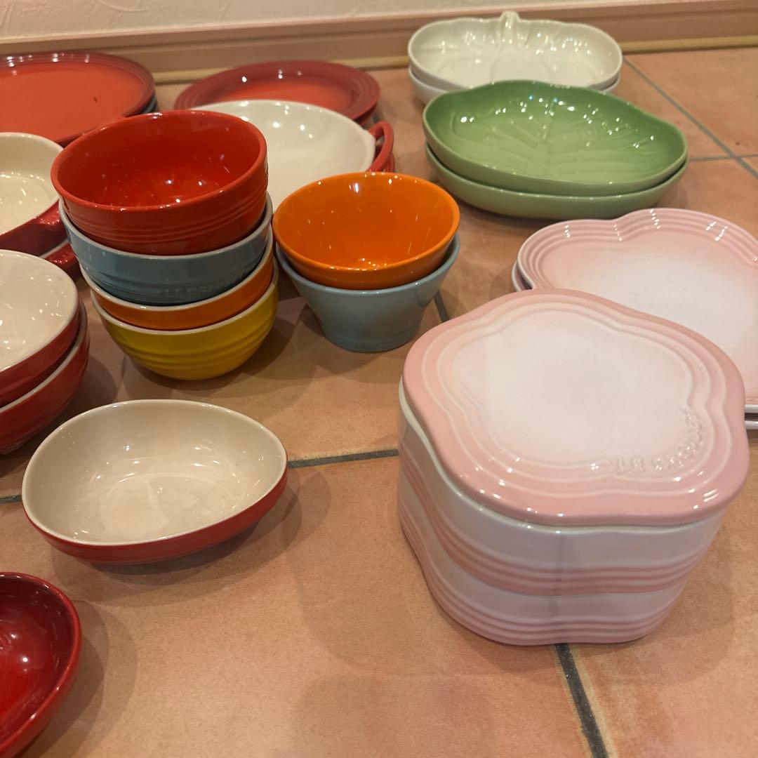 お鍋＋44皿＋お花の2段お菓子入れ　Le Creuset お鍋　食器セット
