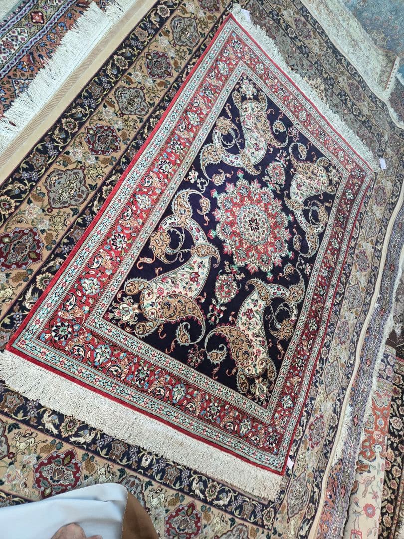 ペルシャ絨毯クム産100%シルク手織り ネイビー 赤155cm×104cm