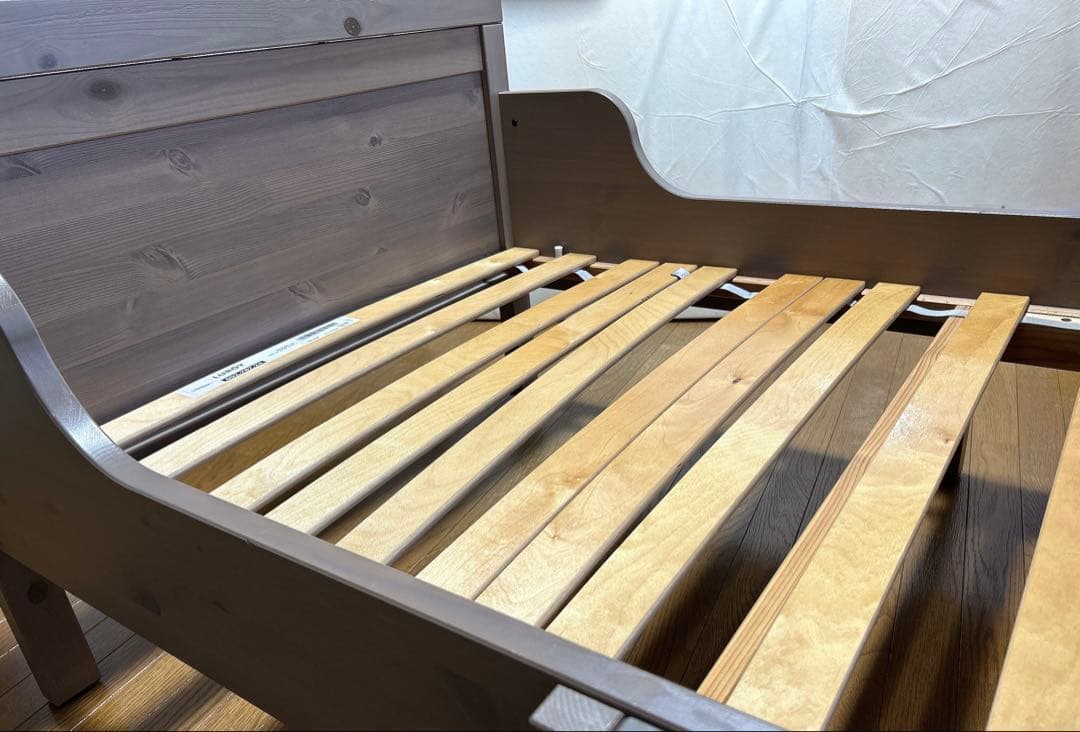 IKEA 伸長式 ベッド フレーム 販売終了カラー