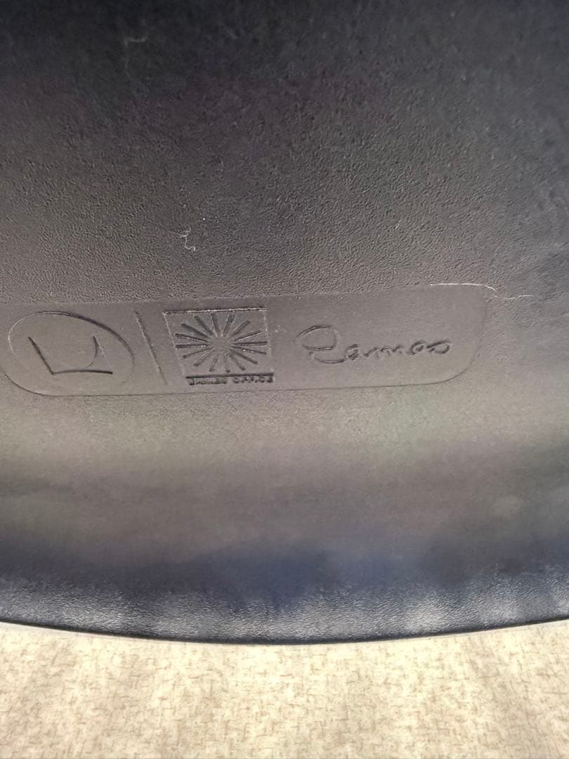 ま*様 イームズ　シェルチェア　ハーマンミラー黒　②