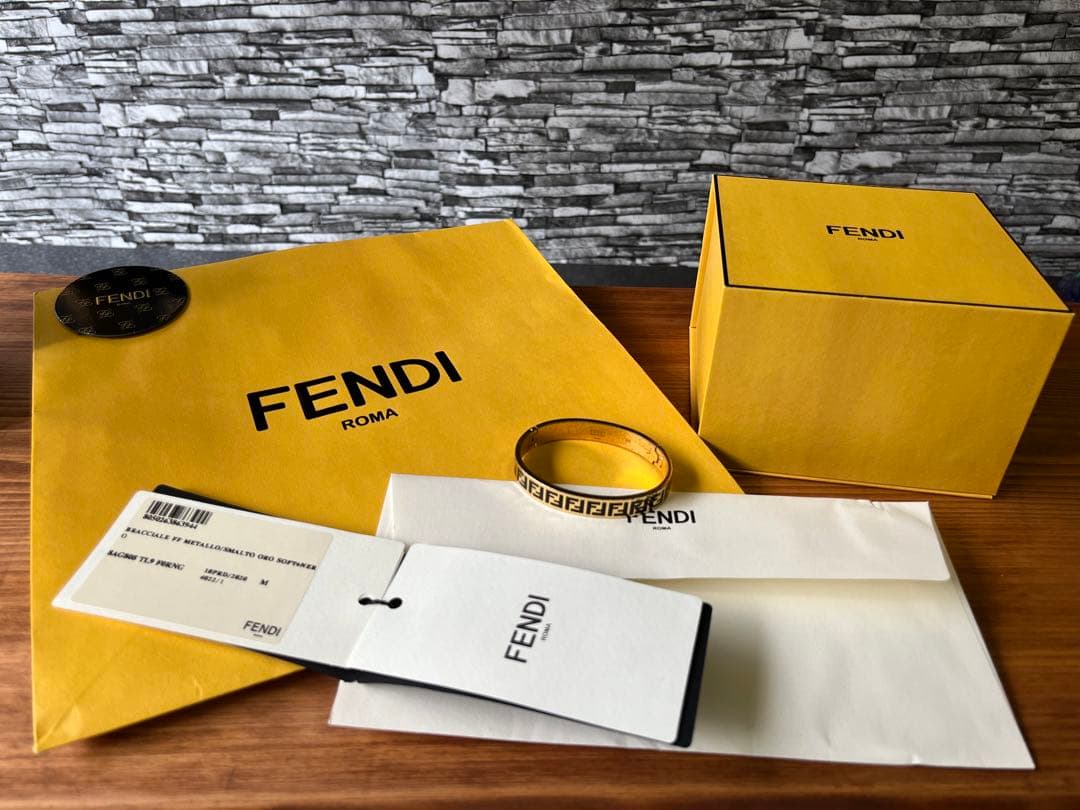 本物 FENDI フェンディ ブレスレット Mサイズ