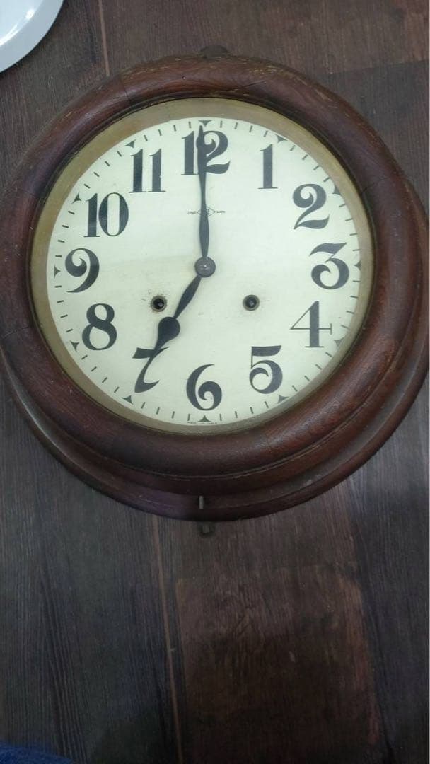 木製アンティーク掛時計巻き鍵付き