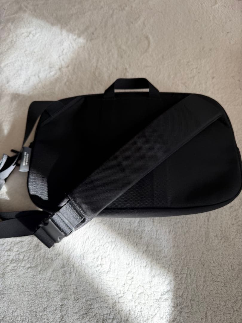 極上美品　AER スリングバッグ　ブラック ！