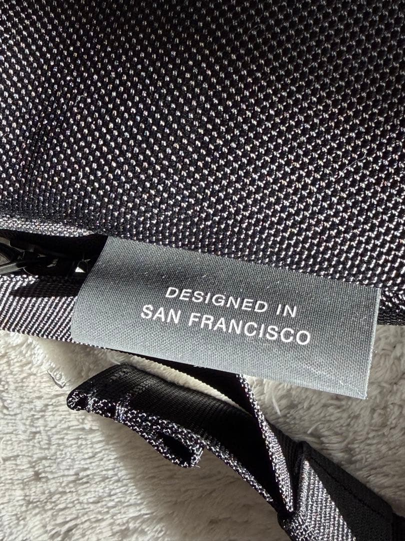 極上美品　AER スリングバッグ　ブラック ！