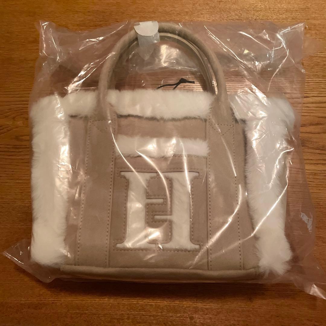 新品未開封　完売品　Herlipto Cozy Winter Tote Bag