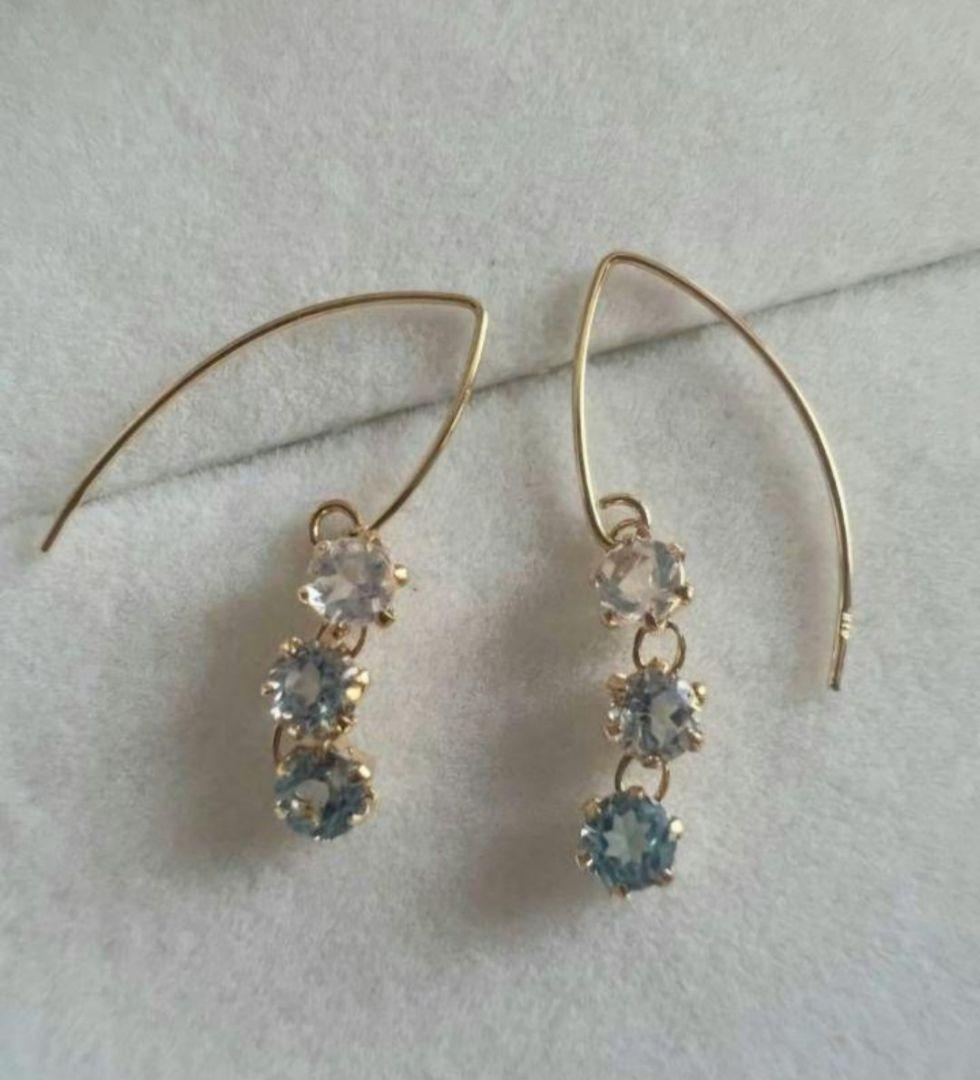 k18刻印ありホワイト、ブルートパーズピアス