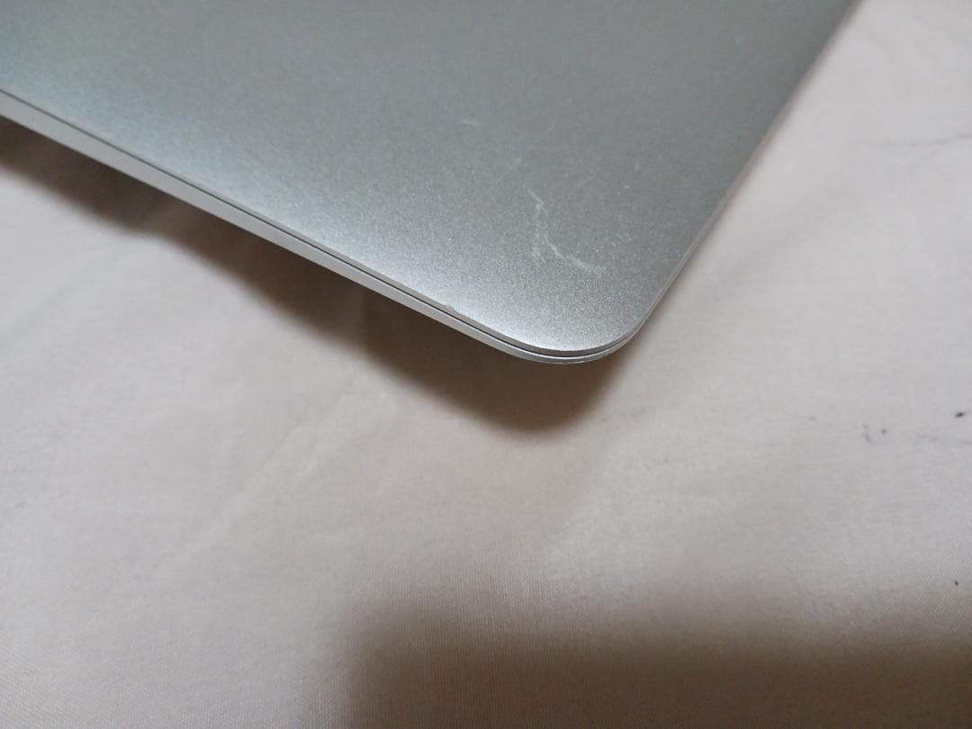 MacBook Air 11インチ　動作品　ACアダプター付属