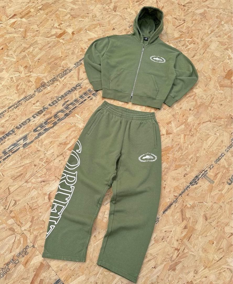 corteiz パーカー