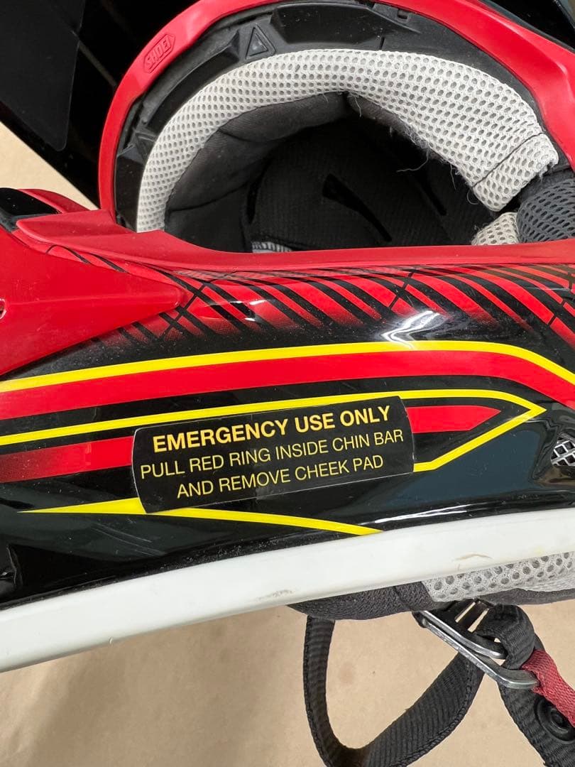 SHOEI フルフェイスヘルメット レッド/ブラック/イエロー