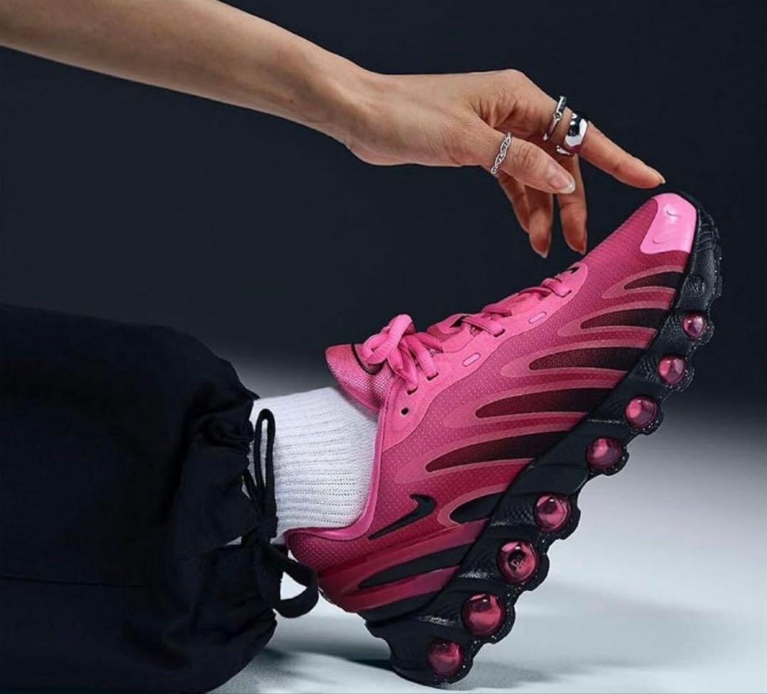 ナイキ エア マックス Dn8 ウィメンズシューズ　　24センチ