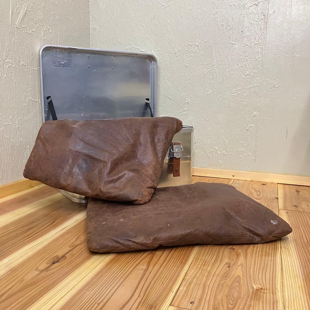 ヴィンテージ 革 座布団 2枚