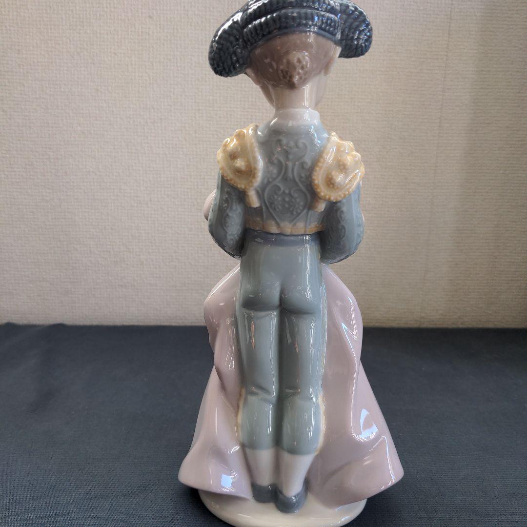 リヤドロ　陶器人形　010-06437 LIADRO