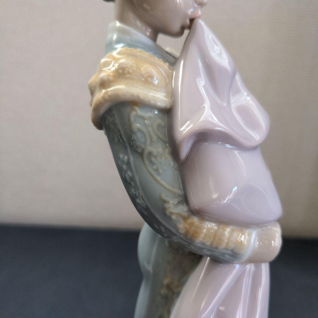 リヤドロ　陶器人形　010-06437 LIADRO